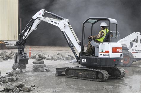 2012 bobcat e32 mini excavator|bobcat e32 specs pdf.